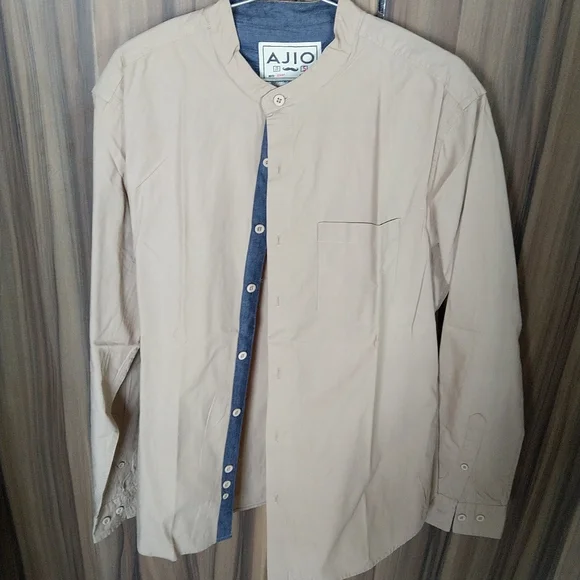 AJIO Shirt - Picture 1 of 2